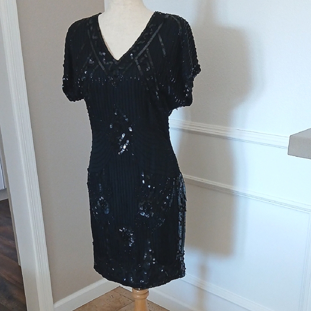 Stenay Black Sequin V-Neck Cocktail Dress